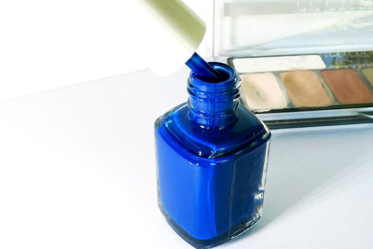 The Ultimate Guide to Flawless Hybrid Manicures